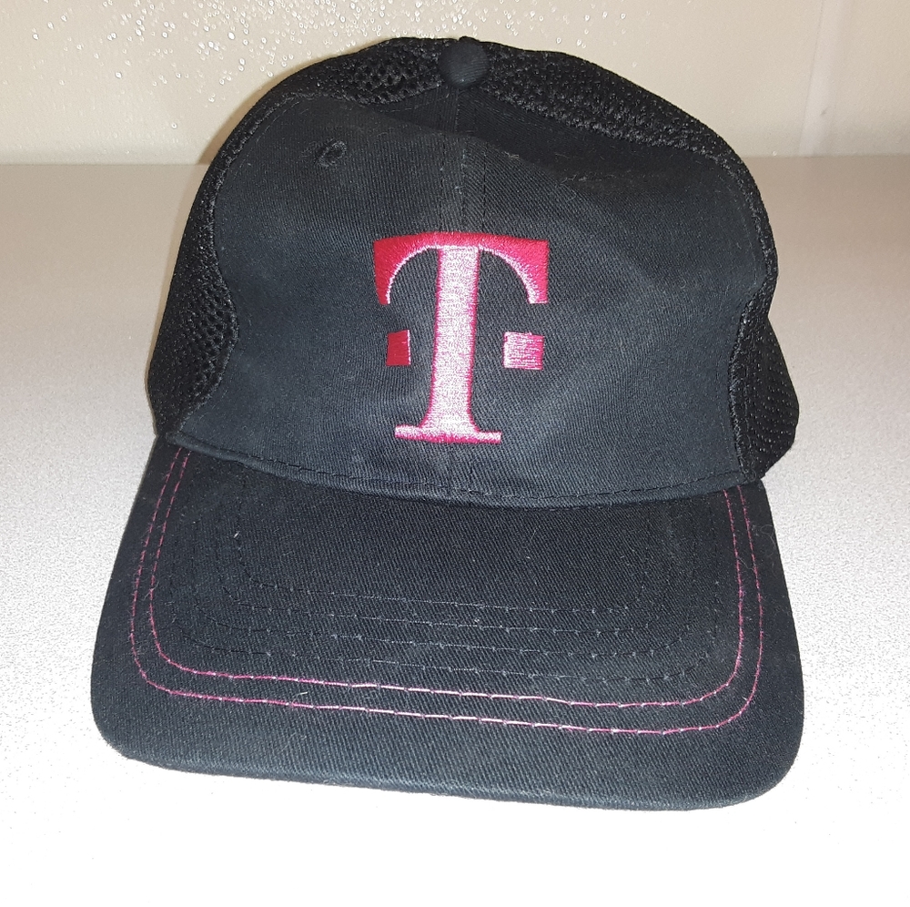 T-mobile baseball cap